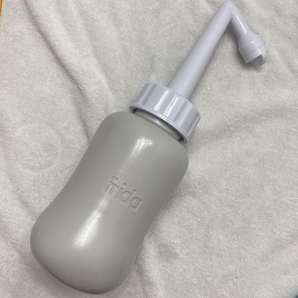 Frida Mom Upside Down Peri Bottle with Bag Color Gray